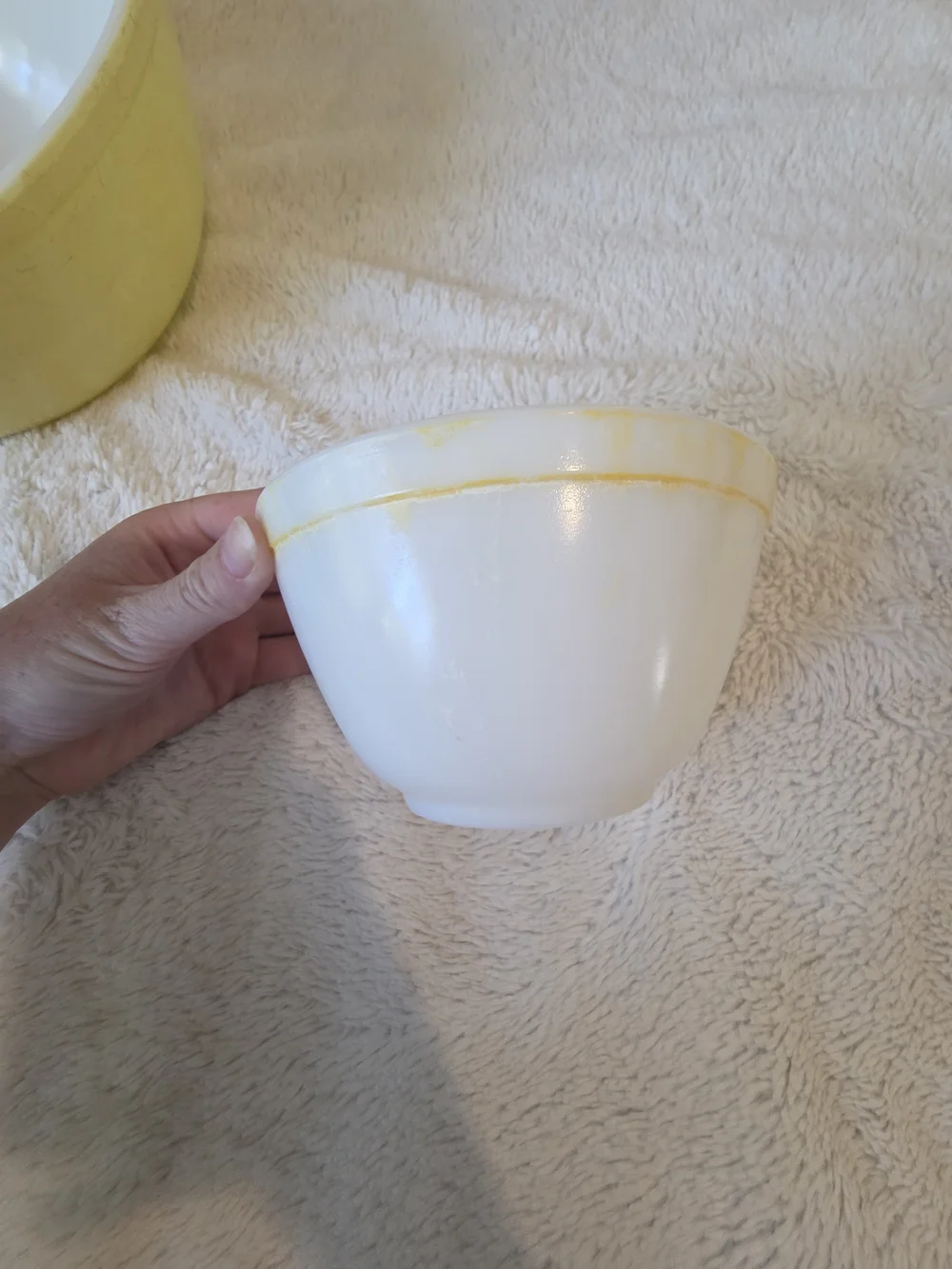 Pyrex 2-Piece Primary Colors Yellow Mixing Bowl Set